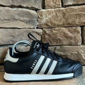 Adidas Samoa Sneakers / Black‎ & Silver / SZ M6 or W7